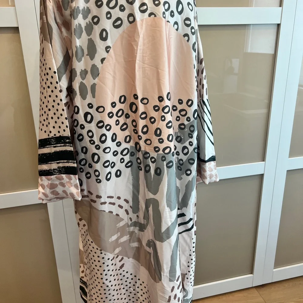 Satiny Robe w/animal print patterns - Picture 2 of 6